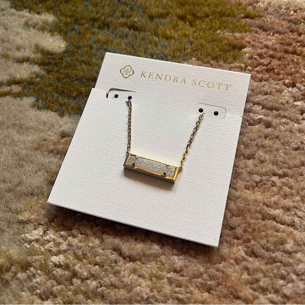 NWT Kendra Scott Leanor Short necklace